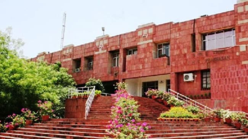 बीबीसी डॉक्यूमेंट्री : जामिया में टली स्क्रीनिंग, पंजाब यूनिवर्सिटी में भी हंगामा