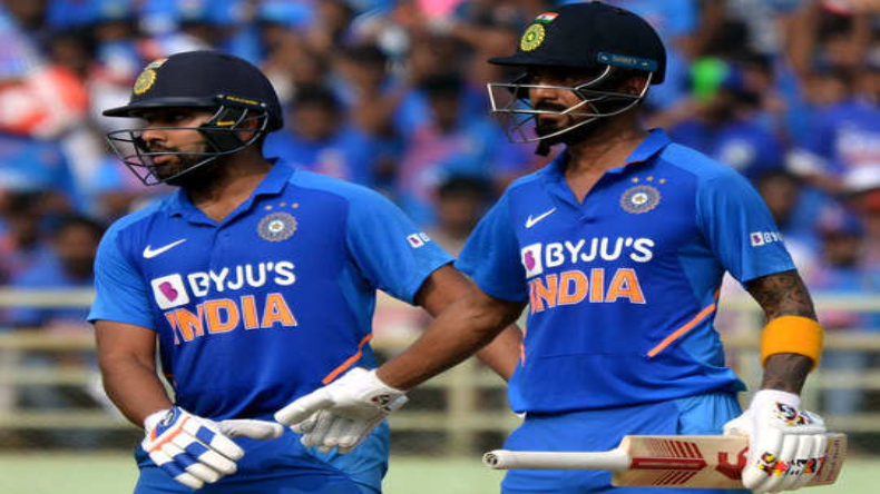 Rohit Sharma: रोहित ने धोनी को पछाड़ा, बने भारत के नए सिक्सर किंग