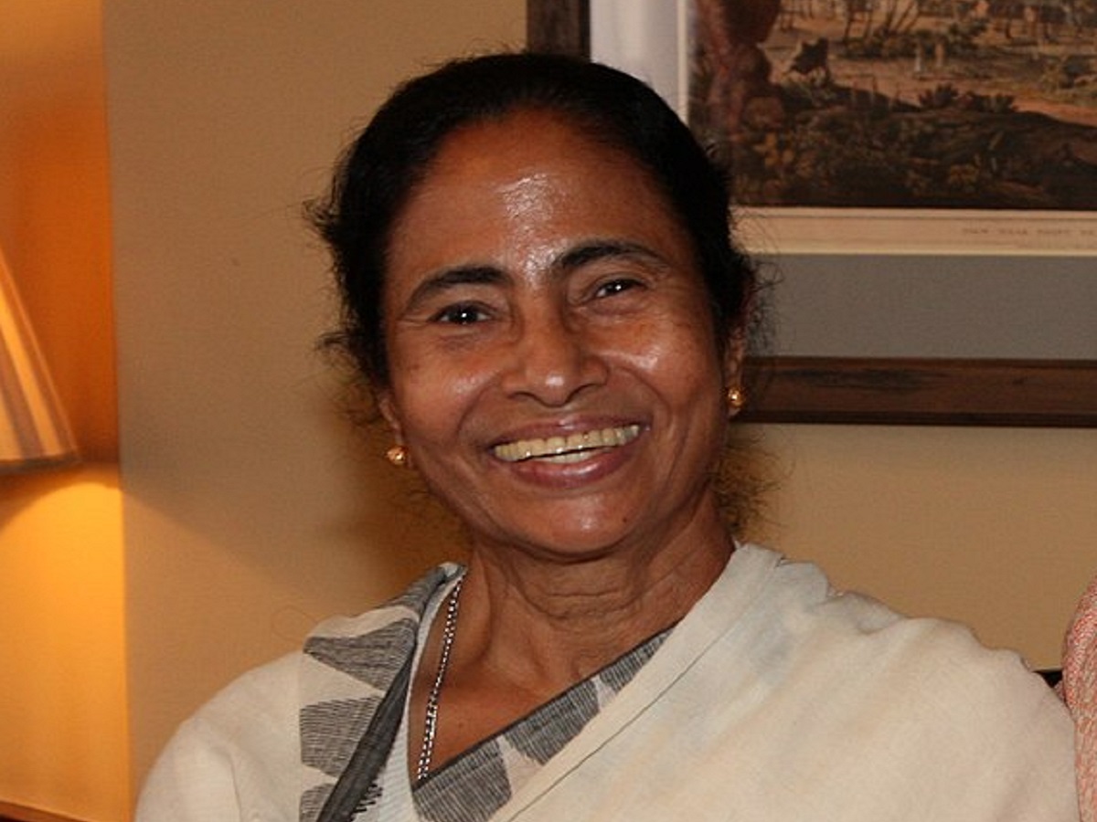 पश्चिम बंगाल: सरकारी कर्मचारियों के एक्स्ट्र DA की मांग पर CM ममता बनर्जी बोलीं- ‘मेरा सिर काट देना अगर…’