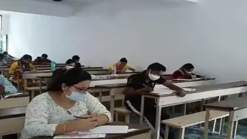 ED Raid: अशोक गहलोत के बेटे वैभव गहलोत को ईडी का समन, कल पूछताछ के लिए बुलाया