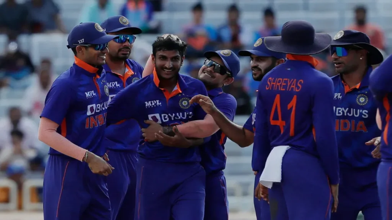 IND vs SRI: पहले वनडे में शतक जड़ने के बाद कोहली ने कही ये बात- ‘ मैच ऐसे खेलो, जैसे ….’