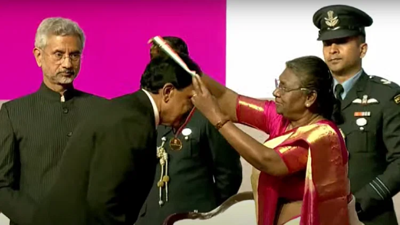 Madhya Pradesh: इंदौर में IPL क्रिकेट मैच का ऑनलाइन सट्टा चलाने वाले गैंग का भंडाफोड़, 8 अरेस्ट