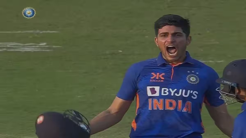IND vs AUS: दोहरा शतक जड़ने के बावजूद रोहित ने इस खिलाड़ी टीम में नहीं किया शामिल, फैंस नाराज