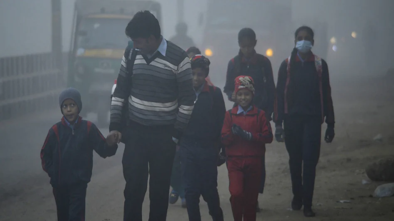पत्नी में न आ जाए सोनम की आत्मा! डर के मारे पति ने प्रेमी को सौंप दी अपनी अर्धांगिनी, Video देख मर्द समाज में दिखेगा अलग ही खौफ
