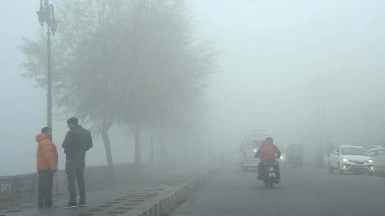 Weather Update: अभी नहीं मिलेगी कड़ाके की ठंड से राहत, मौसम विभाग ने जारी किया अलर्ट
