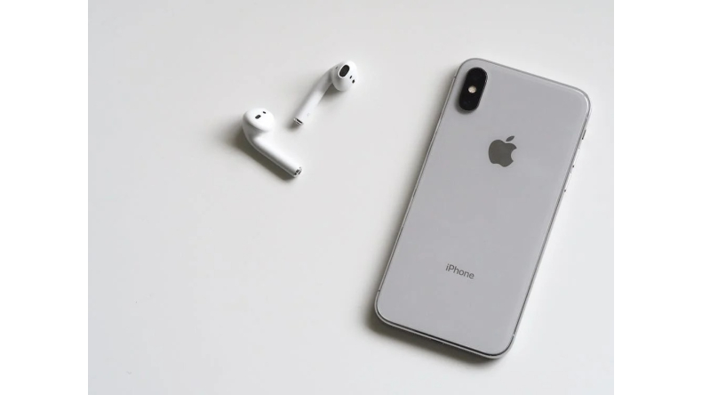 400 फीट गहरी खाई में गिरी कार, iPhone ने बचाई जान