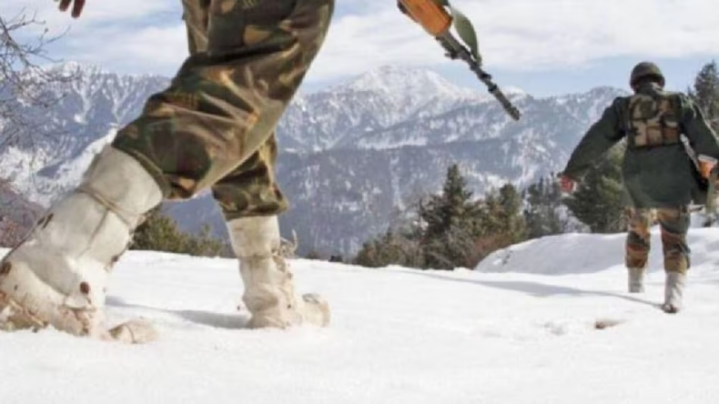 जम्मू-कश्मीर: BSF ने मार गिराया पाकिस्तानी घुसपैठिया, भारतीय सीमा में घुसने का कर रहा था प्रयास
