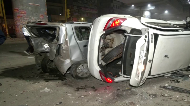 दिल्ली में रफ्तार का कहर, तेज रफ्तार ऑडी कार ने उड़ा दी बाइक