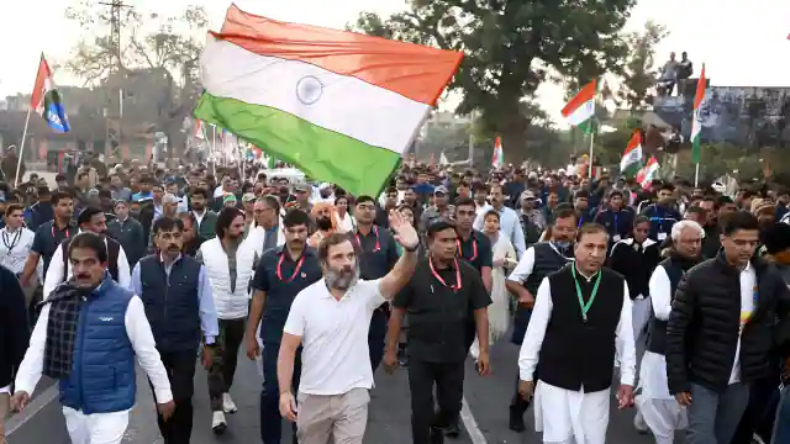 हिमाचल में गरजे राहुल गांधी, कहा- ‘3-4 लोगों के लिए काम कर रही है मोदी सरकार’