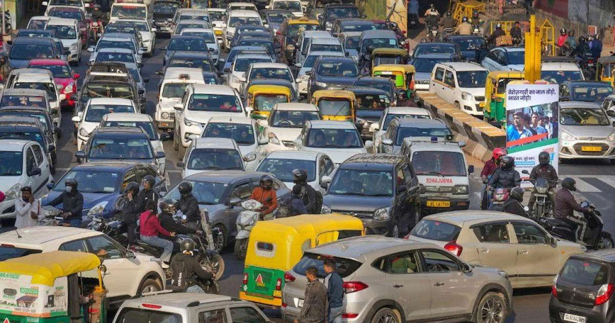 दिल्ली: अब सरिता विहार फ्लाईओरवर की होगी मरम्मत, इन रास्तों पर लगेगा जाम