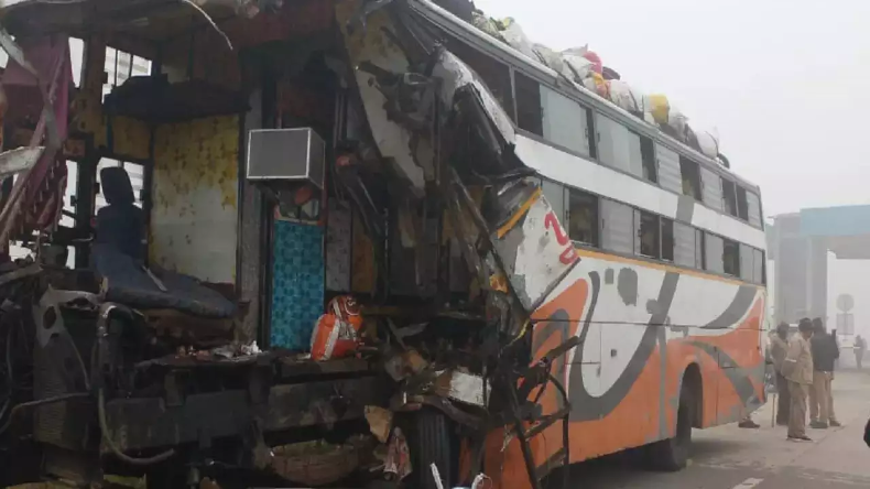 Delhi-NCR में बरसात की वजह से आज सभी स्कूल बंद, छात्रों की सुरक्षा के मद्देनजर लिया निर्णय