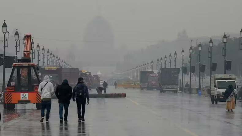 Weather Update: आज मौसम लेगा करवट, बारिश के साथ-साथ ओले पड़ने के आसार