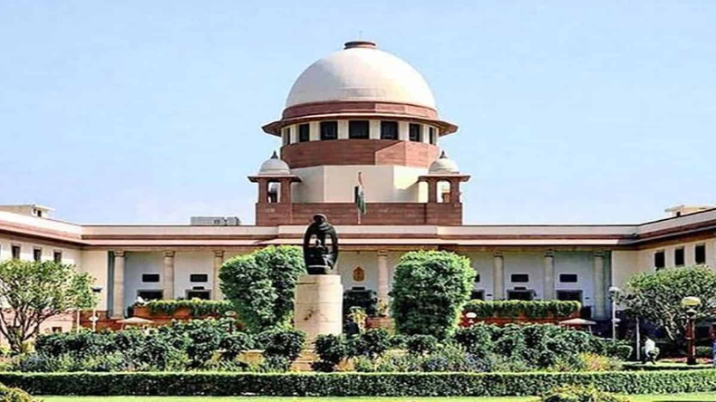 सोनू सूद ने थूक लगी रोटी को बताया शबरी के बेर, कंगना रनौत भड़की