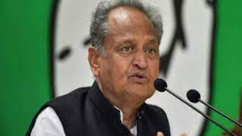 Rajasthan: बजरंग दल-VHP में काम करने वाले लफंडर हैं- सीएम गहलोत का विवादित बयान
