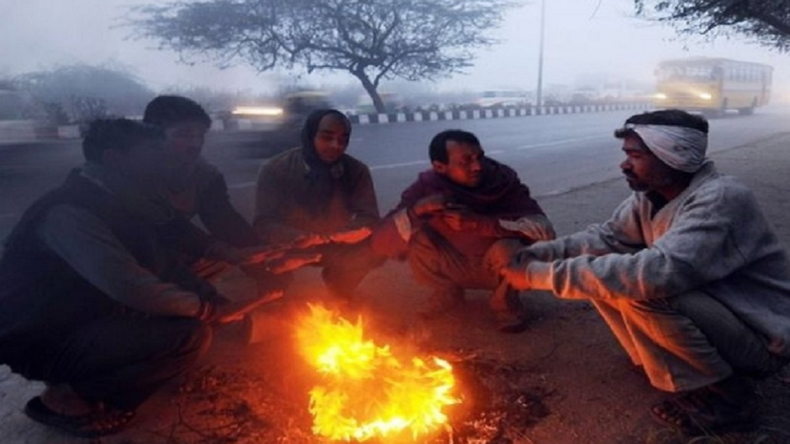 दिल्ली में सर्द हवाओं से बढ़ी ठंड, उत्तर पश्चिम भारत में IMD का अलर्ट जारी
