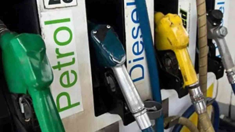 Petrol-Diesel Price : कच्चे तेल की कीमत में आई गिरावट, जानें कौन से शहर इस लिस्ट में शामिल