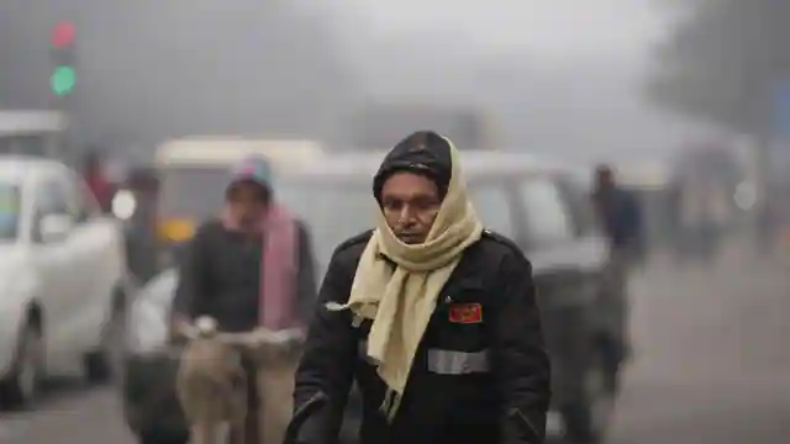Weather Today: दिल्ली में फिर बरसात के आसार, राजस्थान में भी बारिश का अलर्ट, जानिए मौसम का ताजा अपडेट