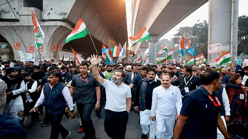 ब्रजेश पाठक का राहुल गाँधी पर तंज, कहा- कौन सा जीवाणु है जिससे उन्हें सर्दी नहीं लगती?”