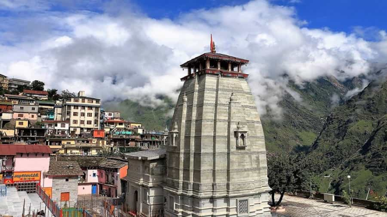 पहाड़ों में जन्मदिन मनाने गई कविता कौशिक जोशीमठ कैंप में फंसी