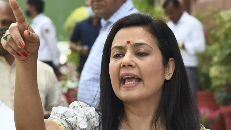 Mahua Moitra Bungalow Row: महुआ मोइत्रा को DEO की नोटिस, ‘बंगला खाली क्यों नहीं हुआ?’