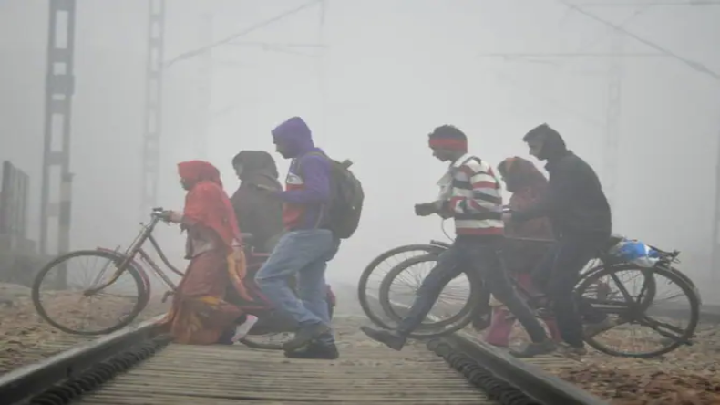 उत्तर भारत में शीत लहर का अलर्ट जारी , हिमाचल में बर्फबारी से बंद हुई सड़के