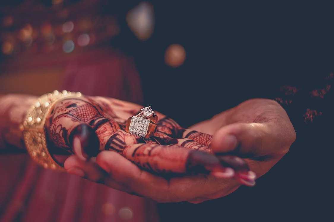 जब ड्यूटी से घर लौटा फौजी बेटा तो देखते ही खुशी से झूम उठी मां, देखिए वीडियो