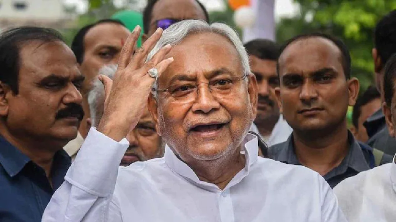 Nitish kumar: उपेंद्र कुशवाहा के बयान से बिहार में सियासी उबाल, क्या नीतीश आएंगे एनडीए के पाले में ?
