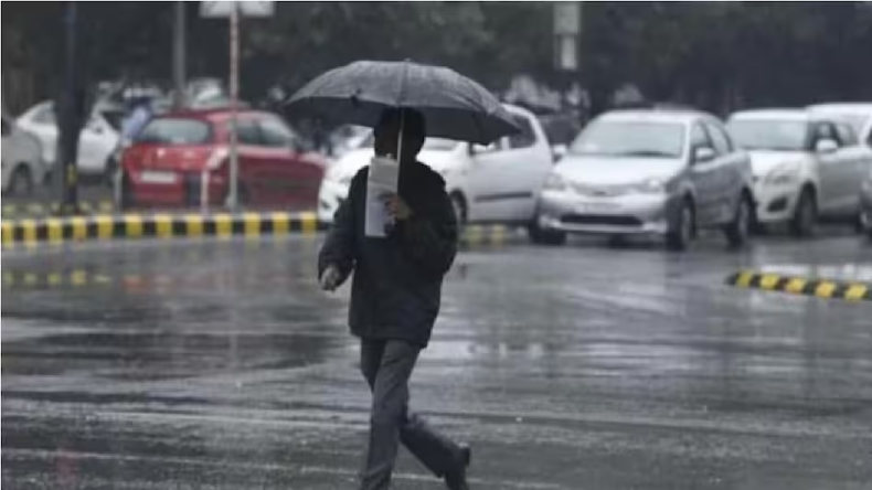 फिर सुहाना हुआ Delhi का मौसम, कई हिस्सों में गरज के साथ बारिश
