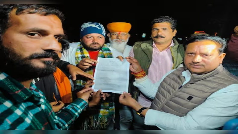 करणी सेना के अल्टीमेटम पर अखिलेश बोले ये नकली सेना है, सुनों बीजेपी वालों हम चुप नहीं बैठेंगे!
