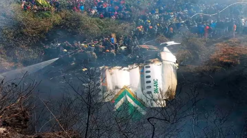 लखनऊ एयरपोर्ट पर विमान से टकराया पक्षी, करनी पड़ी इमरजेंसी लैंडिंग