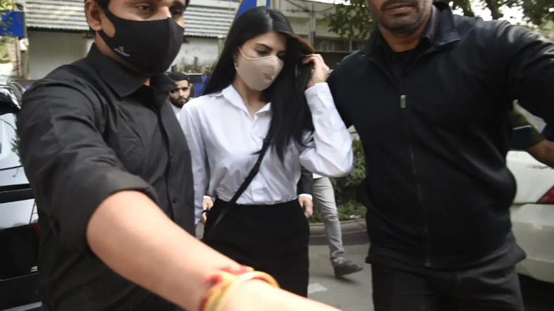 दिल्ली की पटियाला हाउस कोर्ट पहुंची Nora Fatehi, 200 करोड़ की मनी लॉन्ड्रिंग का है मामला