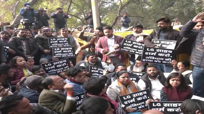 Delhi Mayor Election: दिल्ली में मेयर चुनाव आज, शैली ओबेरॉय और रेखा गुप्ता में होगी टक्कर