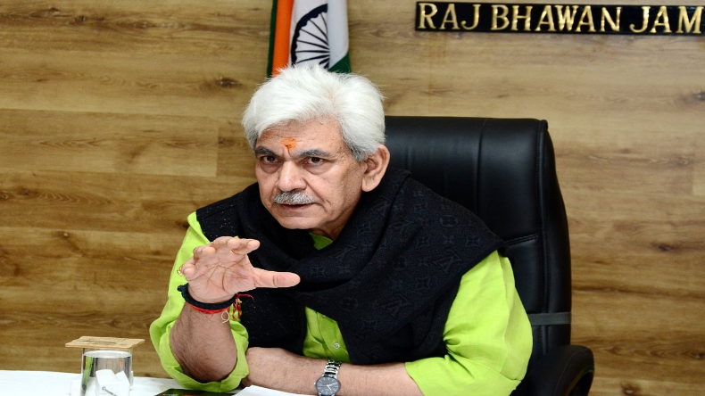 श्रीनगर के ग्रेनेड ब्लास्ट में 15 लोग घायल, तलाशी अभियान जारी