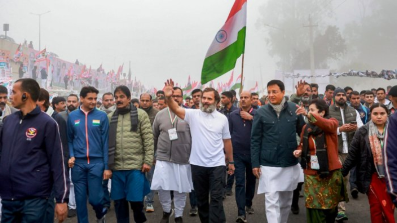 राहुल गांधी ने फिर BJP से मांगा जवाब, अडानी की कंपनी में 20 हजार करोड़ किसके हैं ?