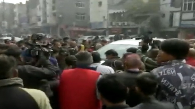 Delhi: सड़क हादसे में दरोगा की दर्दनाक मौत, तेज़ रफ़्तार गाड़ी ने उड़ाया