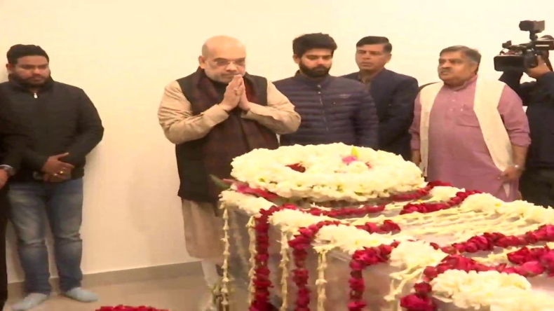 Sharad Yadav: पंचतत्व में विलीन हुए शरद यादव, बेटे शांतनु और बेटी सुभाषिनीने दी मुखाग्नि