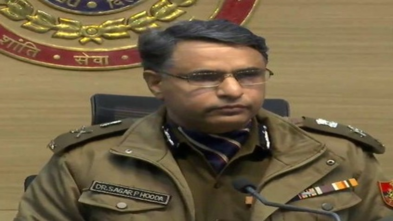 Delhi: सड़क हादसे में दरोगा की दर्दनाक मौत, तेज़ रफ़्तार गाड़ी ने उड़ाया