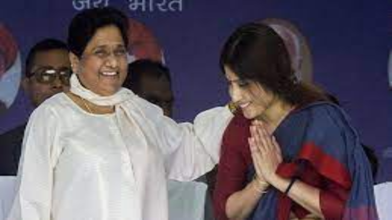UP Nikay Chunav : निकाय चुनाव में चाचा के साथ मिलकर प्रचार करेंगे अखिलेश यादव