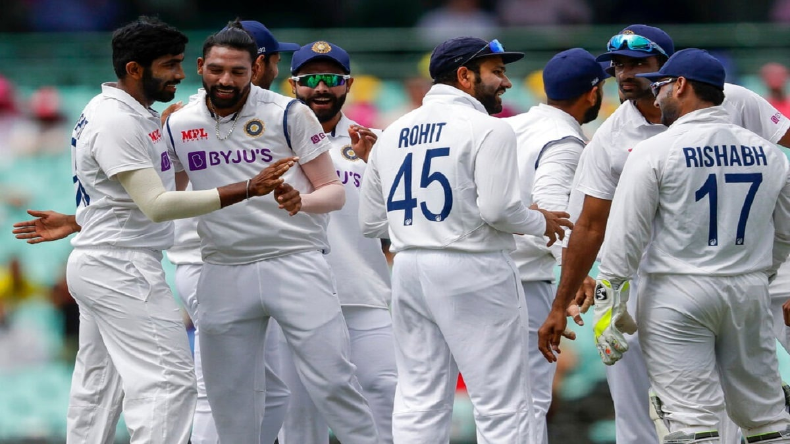 IND vs AUS: धोनी को पीछे छोड़ कप्तान रोहित रचेंगे इतिहास, ऐसा करने वाले बनेंगे दुनिया के पहले कप्तान