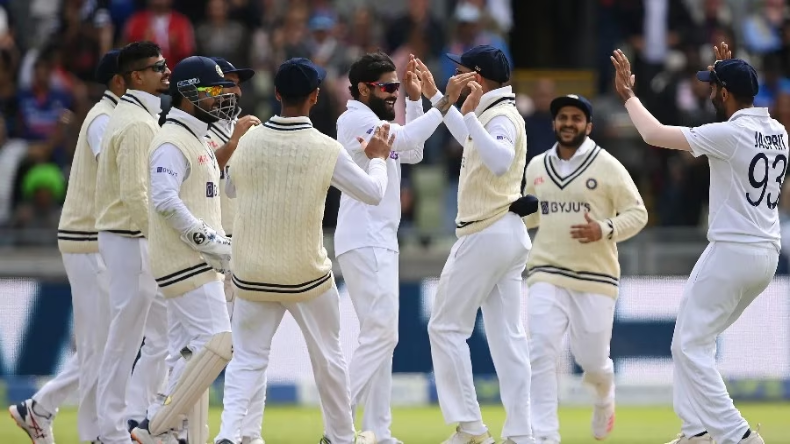 IND vs AUS: जडेजा की गेंद से स्टीव स्मिथ हुए आउट, बल्ला जमीन पर पटककर भागे