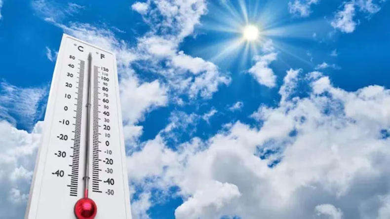 UP Weather Today: आज न निकलें घर से बाहर, UP में गर्मी दिखाएगी ऐसा तांडव, नोएडा से लेकर गाजियाबाद वालों तक के टपकेंगे पसीने