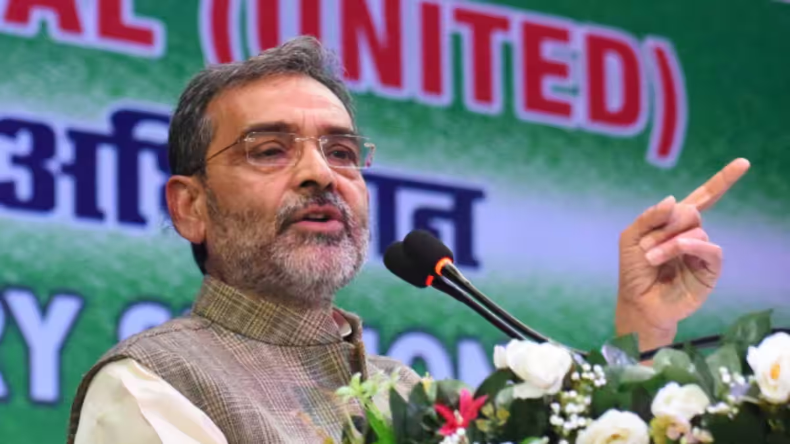 Jan Vishwas Rally: मोदी हिंदू नहीं हैं…नीतीश तो पलटूराम, पटना महारैली में जमकर बरसे लालू यादव