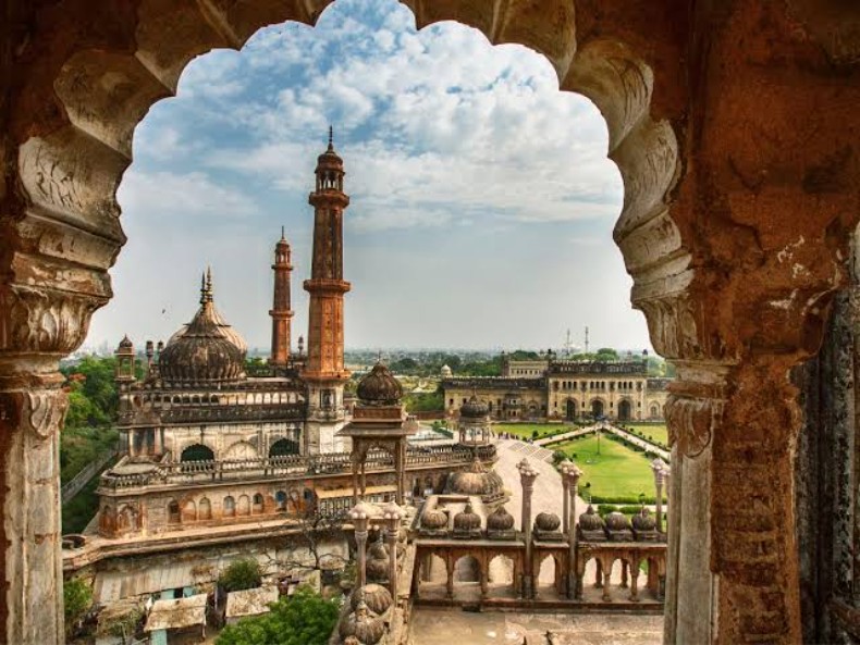 Lucknow: दुकान पर शराब पीने से मना किया तो दबंगों ने छत से नीचे फेंका, 3 आरोपी गिरफ्तार