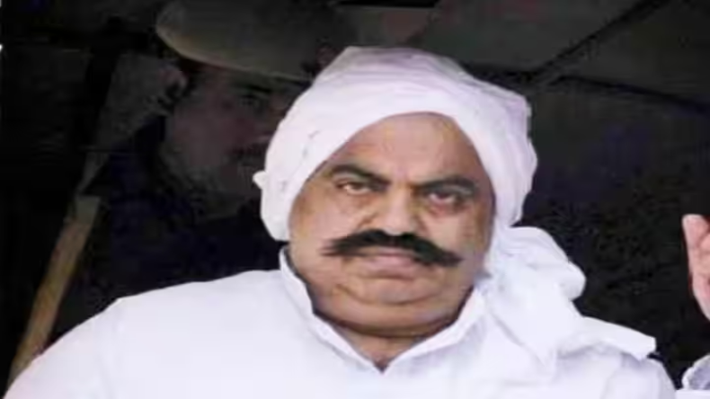 बोरा सिलते थे मुलायम के खास विधायक, मंत्री बनने के बाद बाहुबली ने सीने में उतारी गोलियां