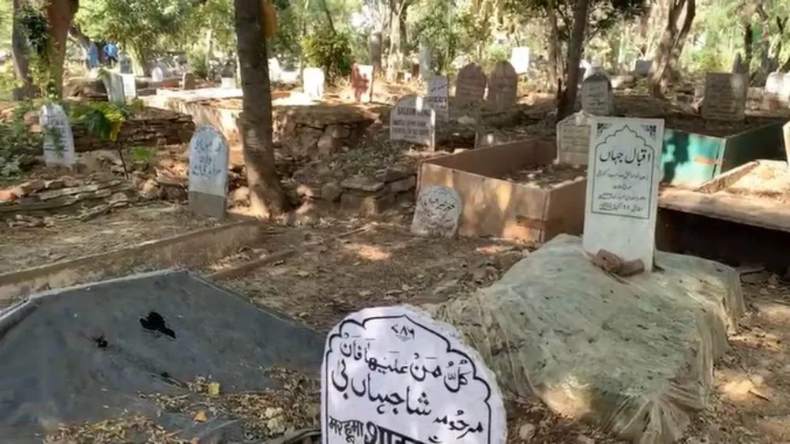 इंदौर: स्टूडेंट ने पेट्रोल छिड़ककर महिला प्रिंसिपल को जिंदा जलाया!