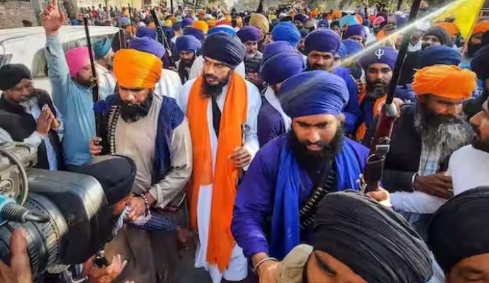अजनाला मामले पर कैप्टन का बयान, पंजाब सरकार नहीं संभाल पा रही तो केंद्र को दे मामला