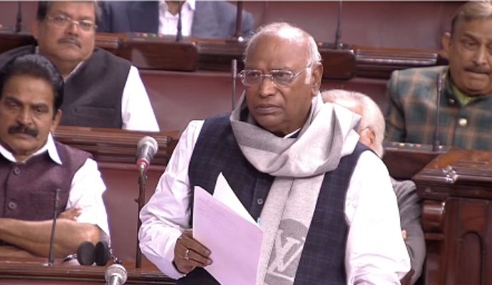 राष्ट्रपति मुर्मू ने धनखड़ पर विपक्षी सांसदों की हरकत पर जताई निराशा, कही ये बात