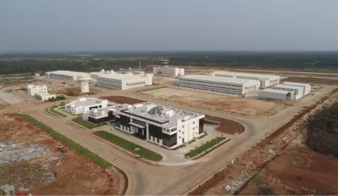 उड़ान नहीं भर सका रक्षा मंत्री का हेलीकॉप्टर, सड़क मार्ग से वापस लौटना पड़ा, जानें वजह