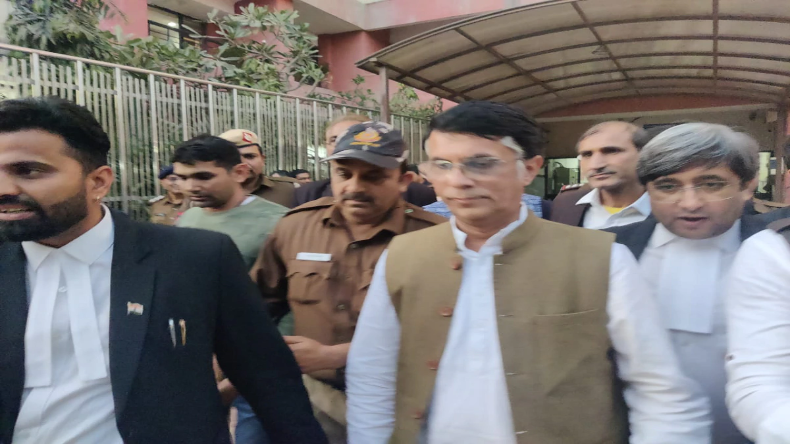 पवन खेड़ा को SC से राहत, 17 मार्च तक बढ़ाई अंतरिम जमानत