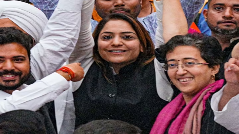 रामलीला मैदान में इंडिया गठबंधन की मेगा रैली कल, विपक्षी दलों के कई दिग्गज होंगे शामिल
